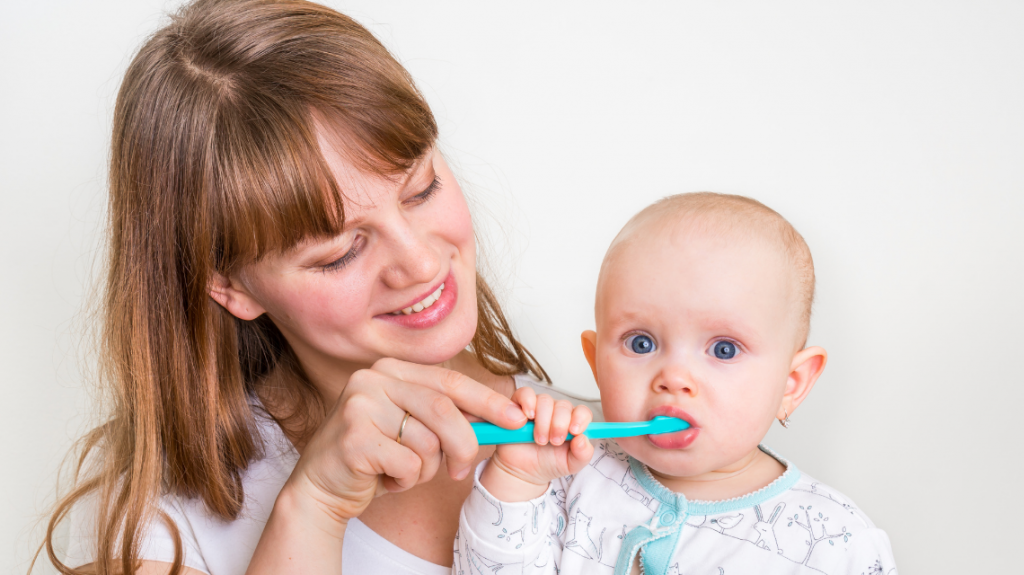 Çocuklar diş fırçalamaya ne zaman başlamalı?